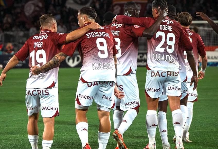 🇱🇻 CÂND RAPIDUL DEVINE O SINGURĂ INIMĂ, TROFEELE SUNT APROAPE 🇱🇻